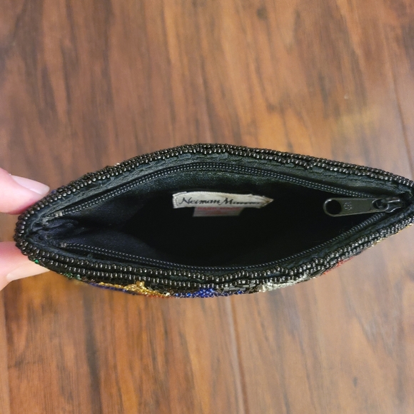 VINTAGE NEIMAN MARCUS Beaded Clutch - Picture 4 of 5